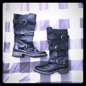 Black motorcycle boots